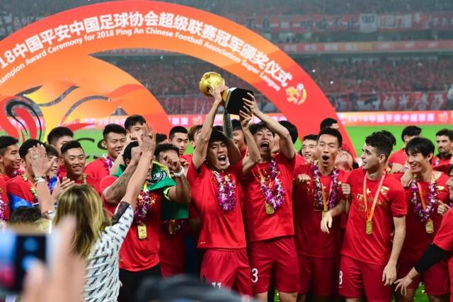 温网：穆霍娃救赛点2-1胜高芙 首进决赛将和诺斯科娃争冠